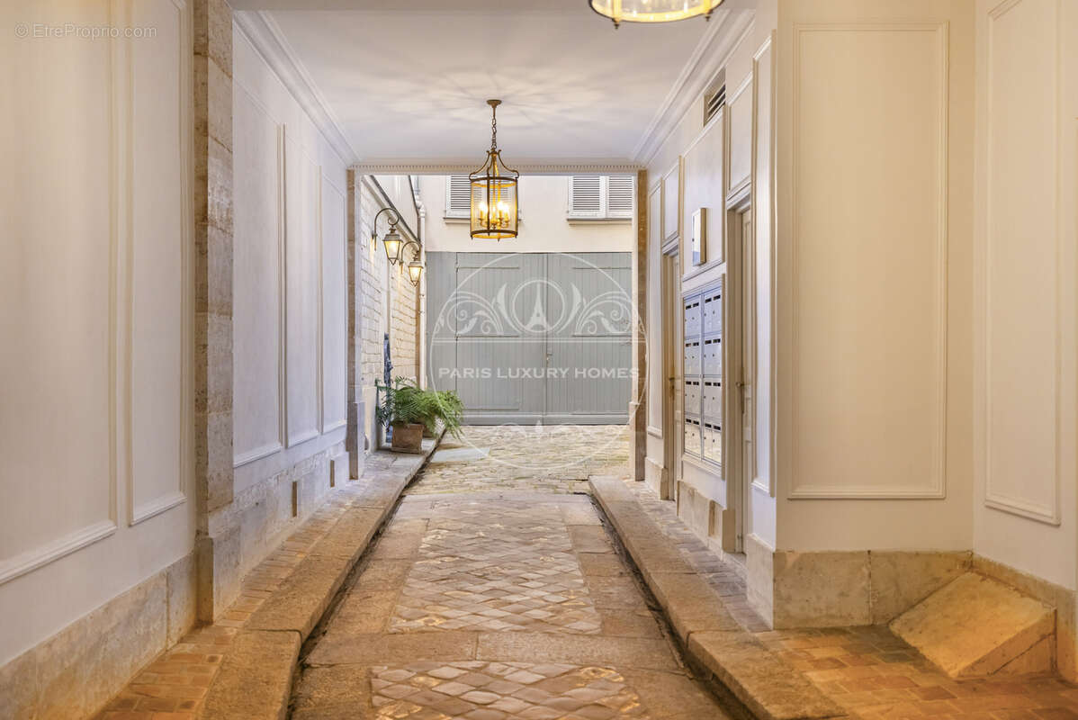 Appartement à PARIS-2E