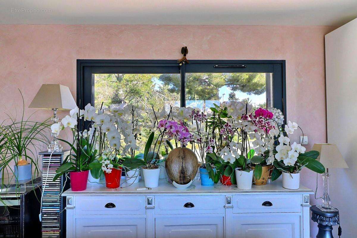 Maison à SAINT-CYR-SUR-MER