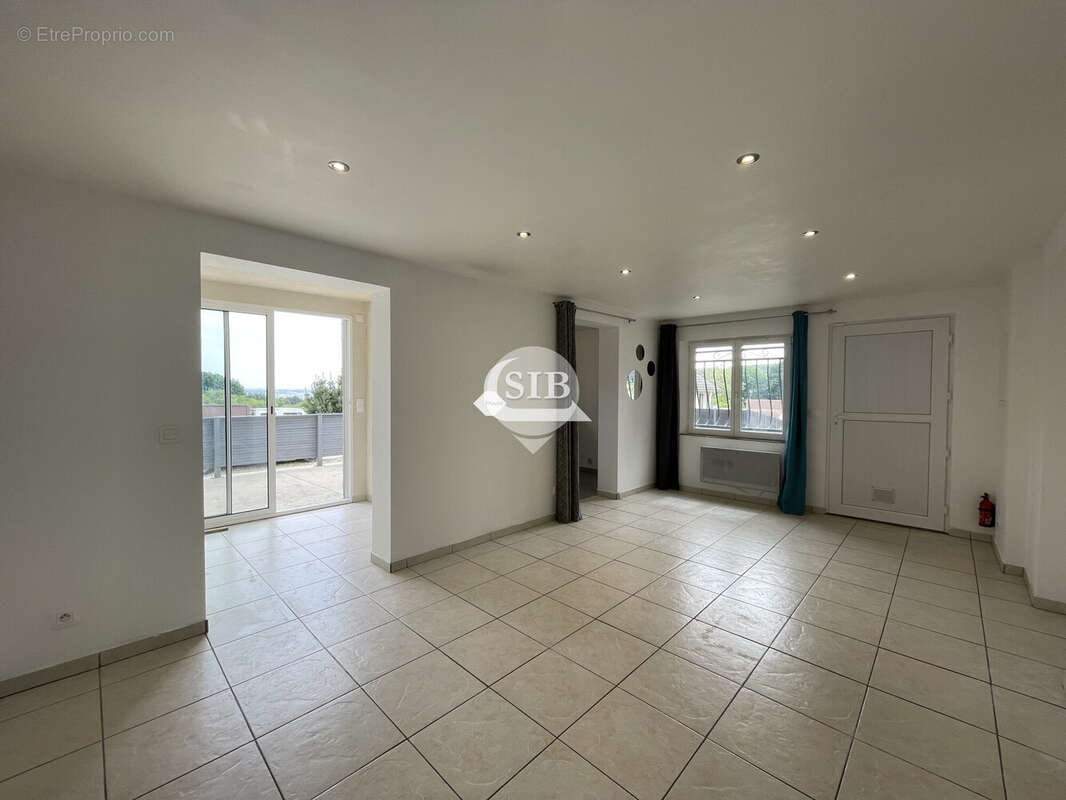 Appartement à LA VILLE-DU-BOIS