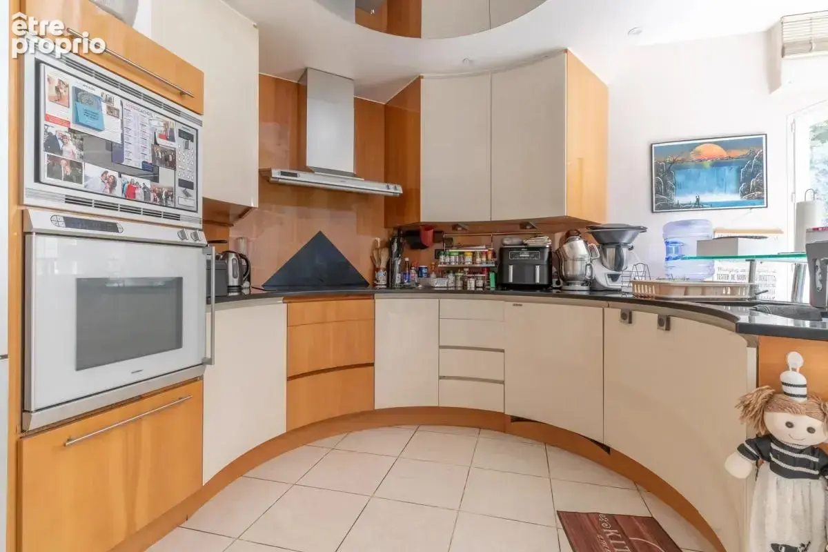 Maison de 7 pièces de 250 m² à Saint-Gratien - photo 5
