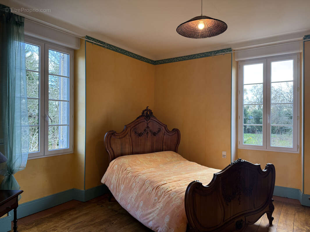 Maison à CASTELNAU-D'AUZAN