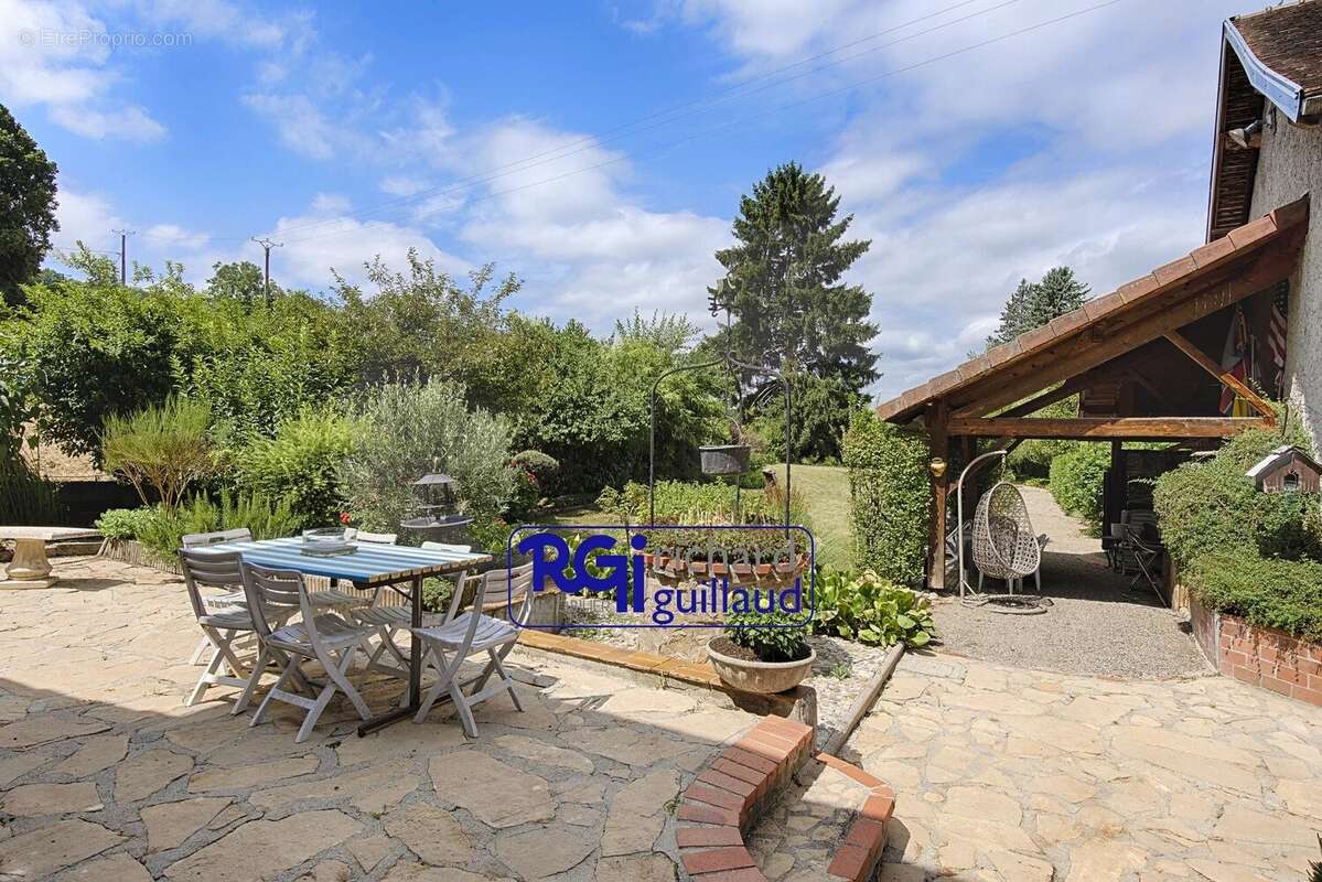 Appartement à LA TOUR-DU-PIN