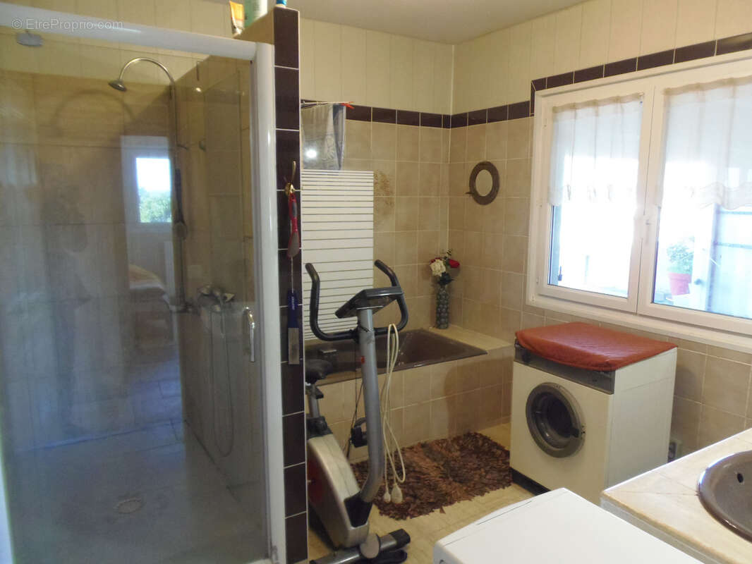 Maison à CHENAC-SAINT-SEURIN-D'UZET