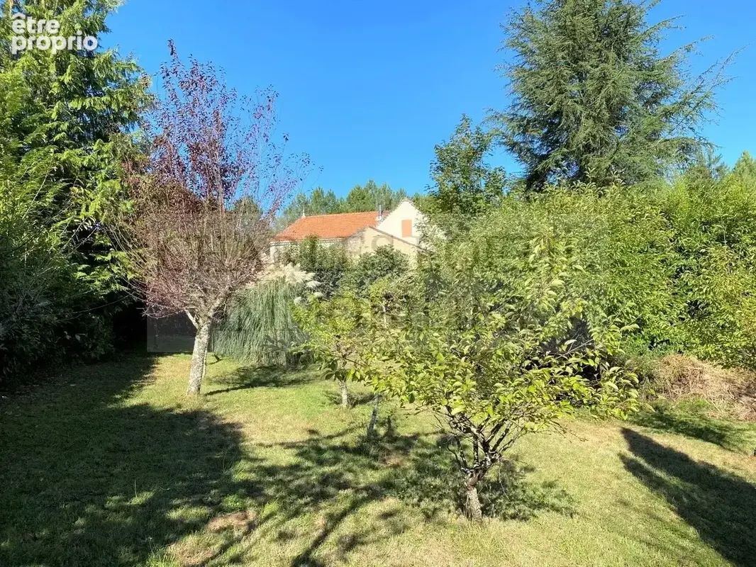  Très jolie maison en pierre avec grange aménagée et beau jardin - photo 30