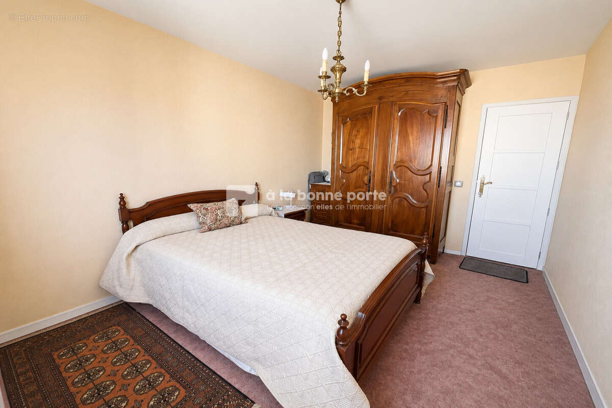 Appartement 70 m² à Marseille-4e  - photo 5