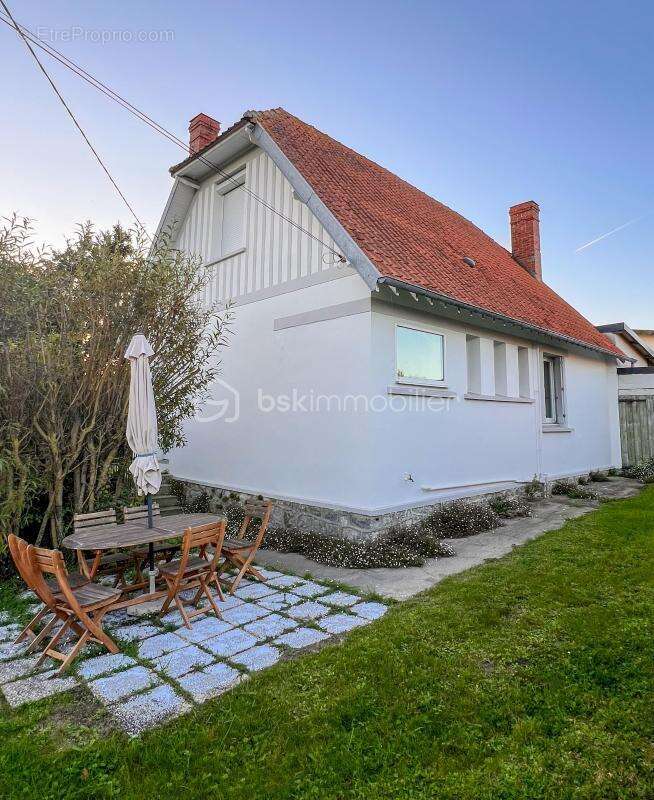 Maison à HEUGUEVILLE-SUR-SIENNE