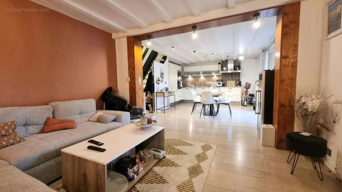 Appartement à CHALLES-LES-EAUX