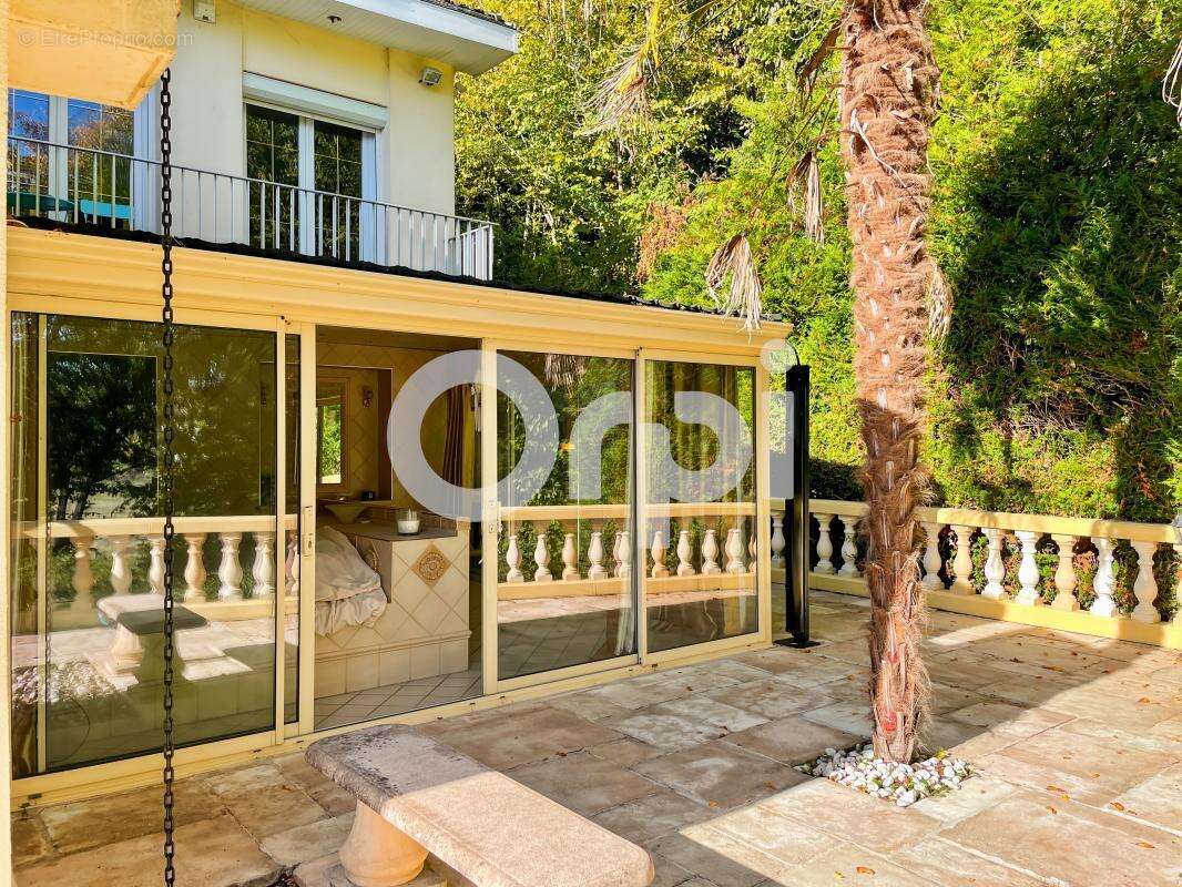 Maison à ARNIERES-SUR-ITON