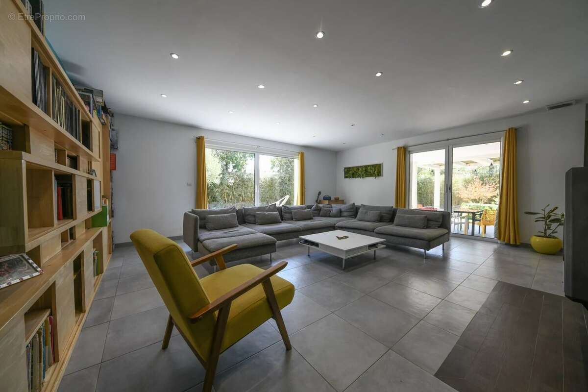 Belle villa contemporaine avec bassin à Bouillargeus en périphérie de Nîmes - photo 5