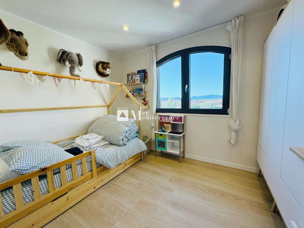 Appartement à COGOLIN