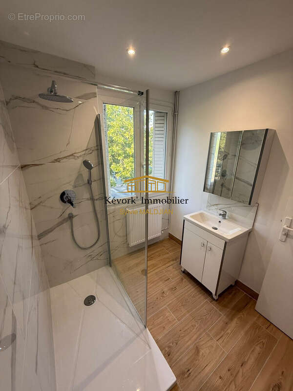 Appartement 72 m² à Valence  - photo 3