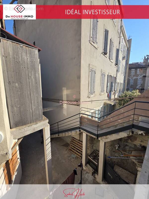 Appartement à MARSEILLE-3E