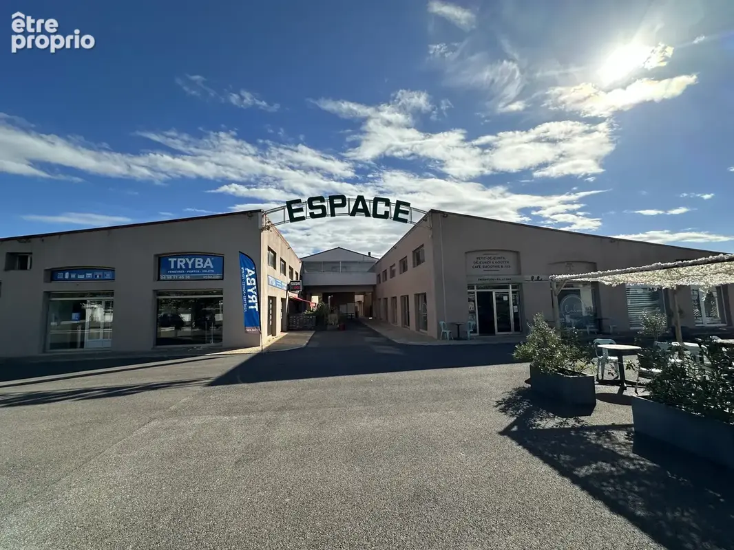 Centre commercial 1436 m2 à Montauroux - photo 1