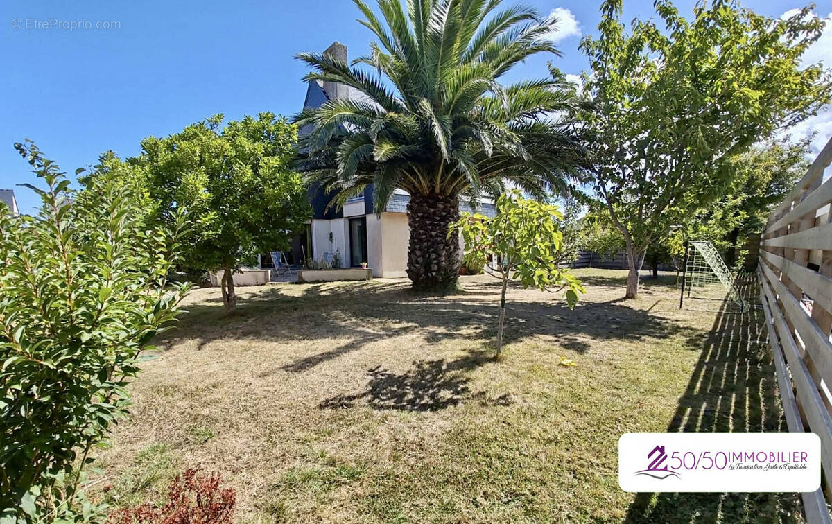 Maison 6 pièces 140 m² · à Plougoulm · 140 m² · 374 500 €