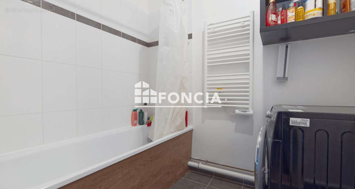 Appartement à FLEURY-MEROGIS