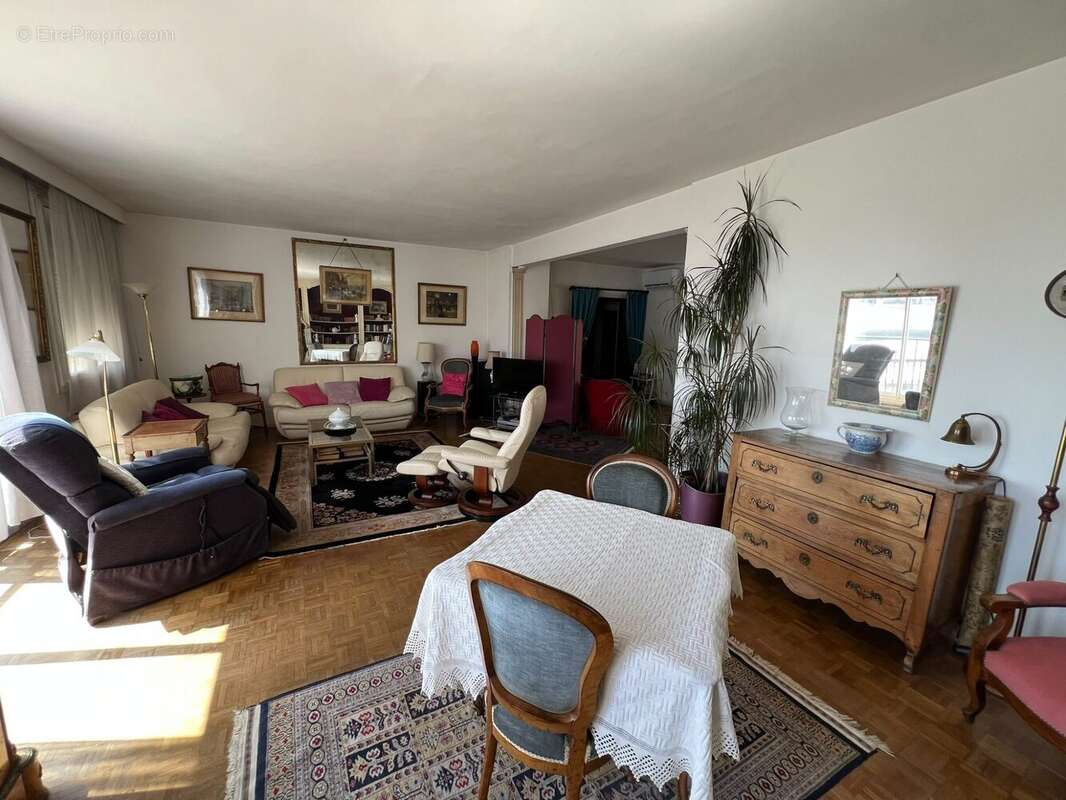 Appartement à MARSEILLE-8E