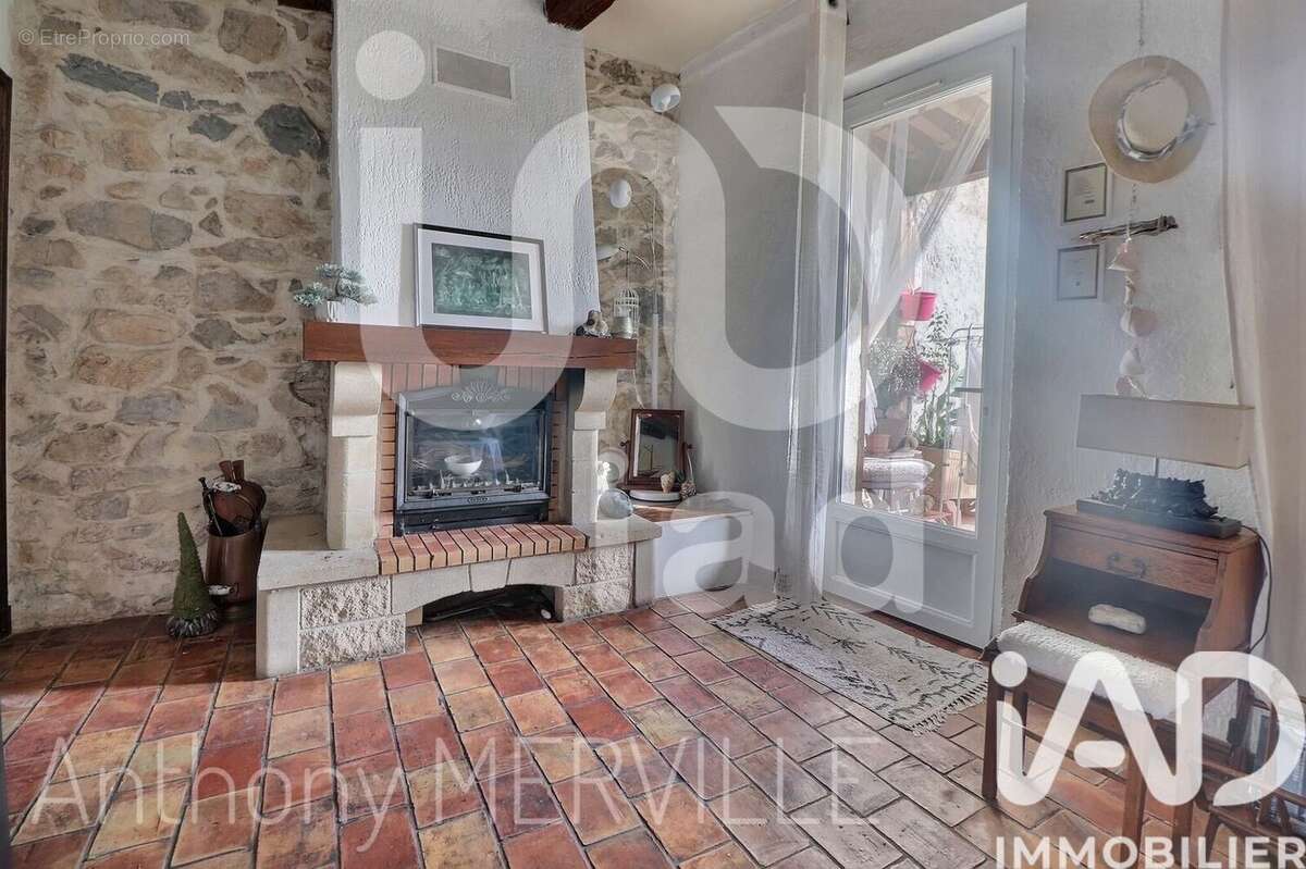 Photo 2 - Maison à CUGES-LES-PINS