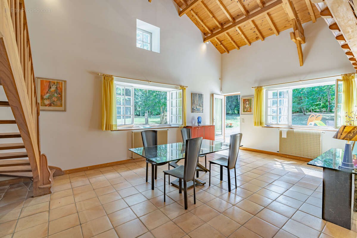 Maison à MONBALEN