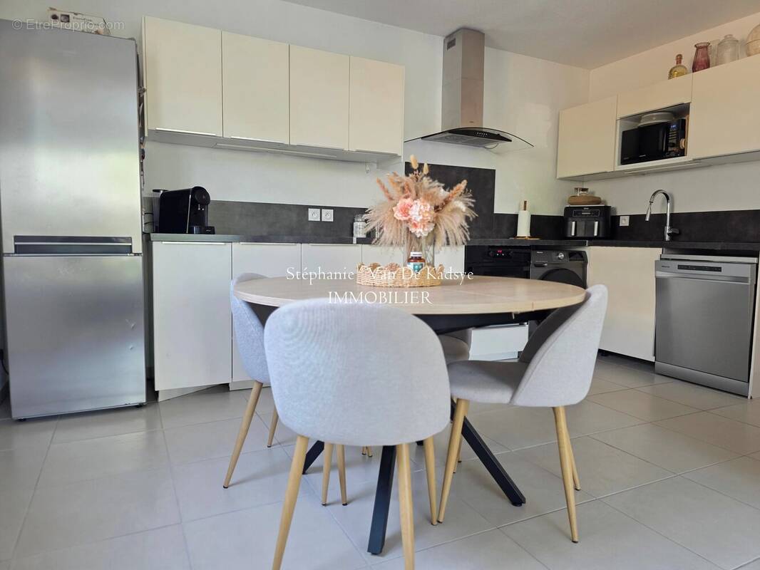 Exclusivité – appartement 2 chambres avec jardin de 100 m² et parking - photo 2