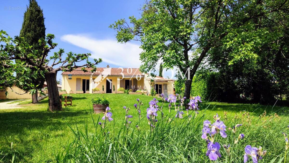 Maison à VALREAS