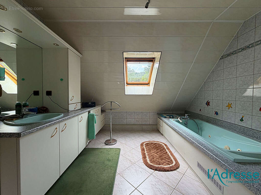 Maison familiale - 6 pièces - environ 733m² de terrain - photo 13