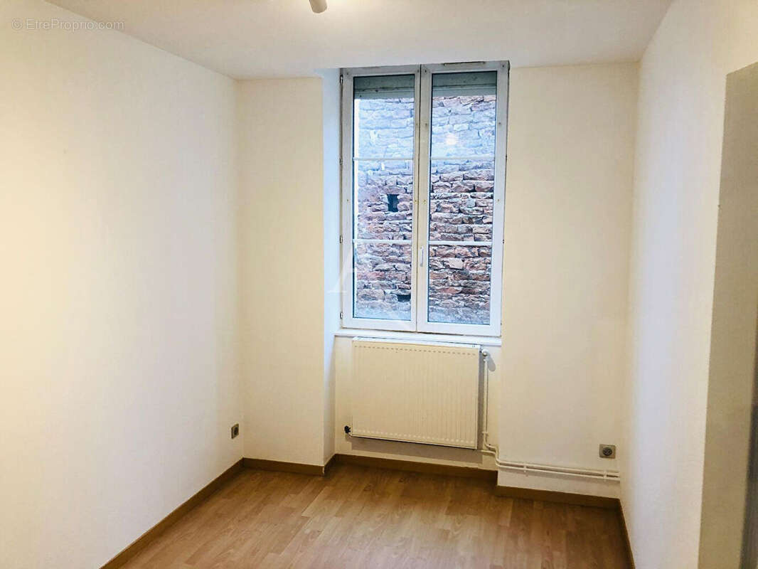 Appartement à SAINT-LAURENT-SUR-SAONE