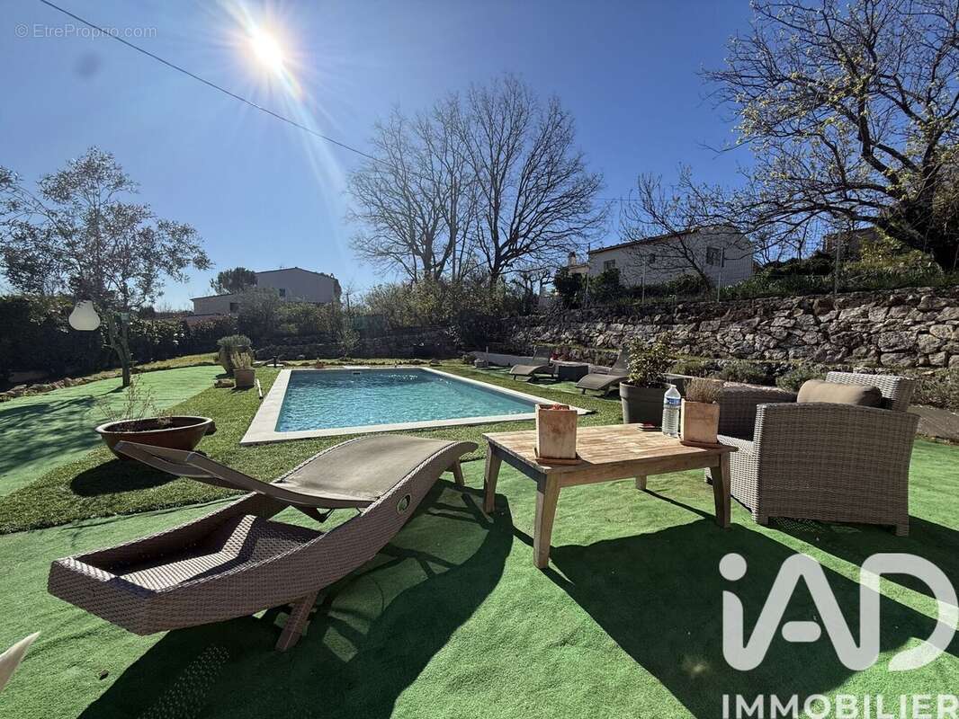 Photo 2 - Maison à SAINT-CEZAIRE-SUR-SIAGNE