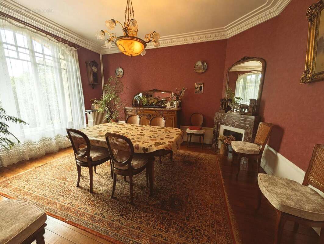 Maison à VERRIERES-LE-BUISSON