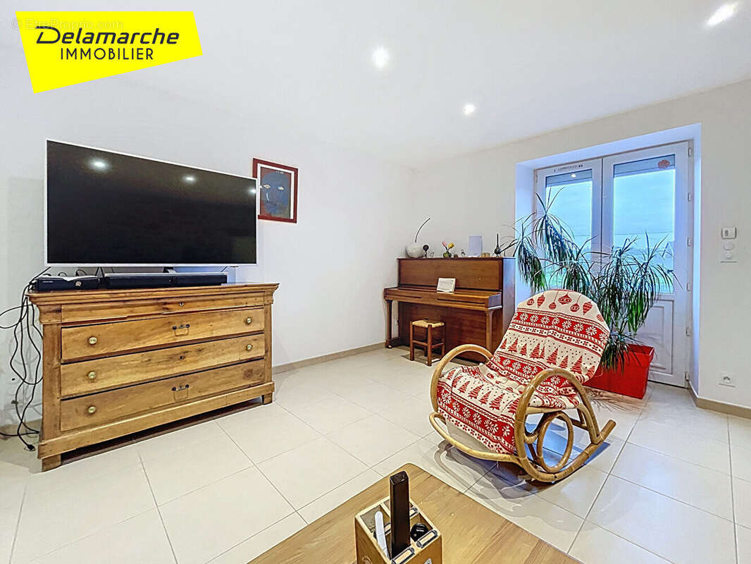 Maison à SAINTE-CECILE