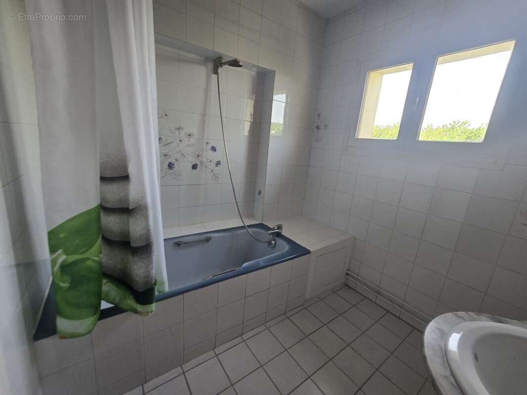 Maison 192 m² à Sacquenville  - photo 7