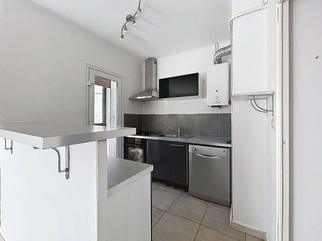 Appartement à MARSEILLE-5E