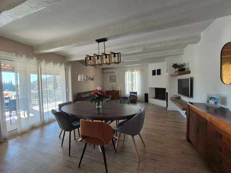 Maison à SOLLIES-TOUCAS