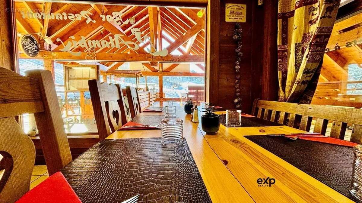 Commerce à SAINT-FRANCOIS-LONGCHAMP