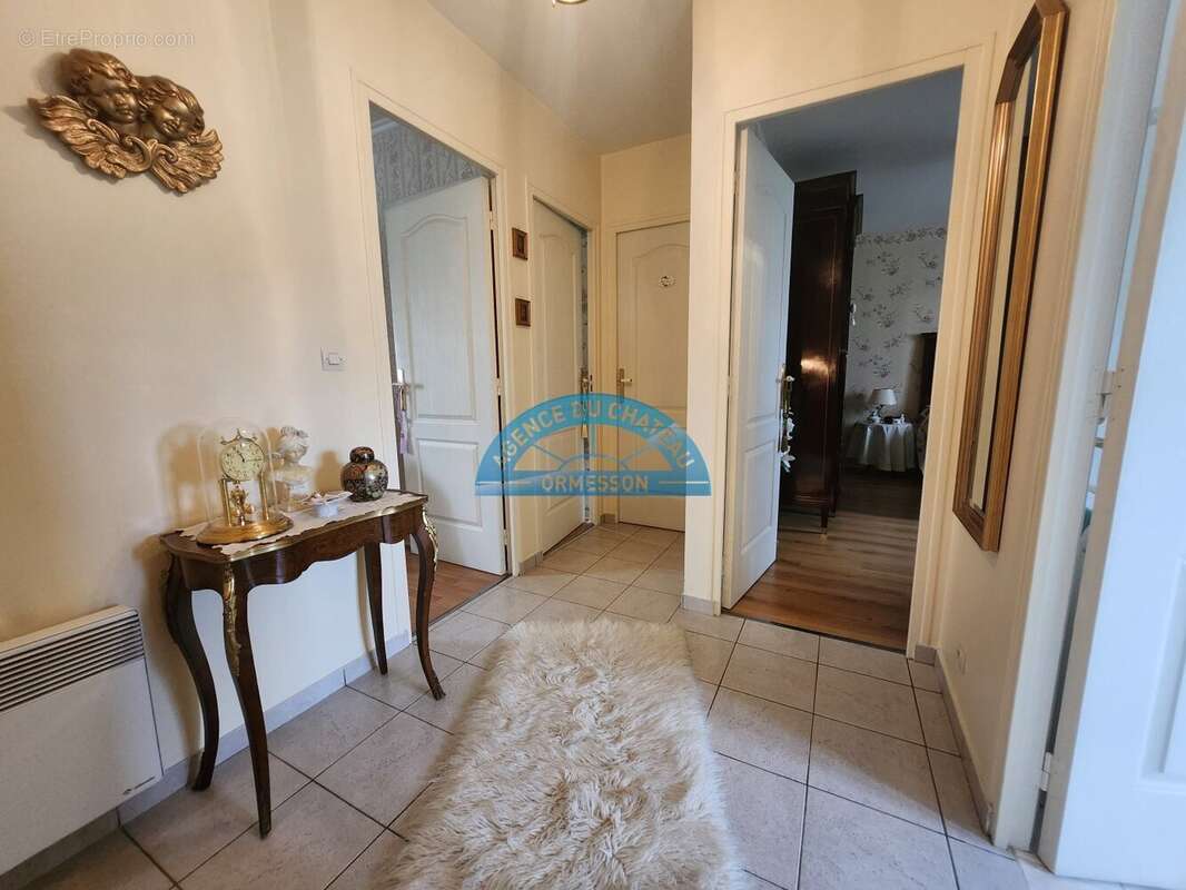 Maison à CHENNEVIERES-SUR-MARNE