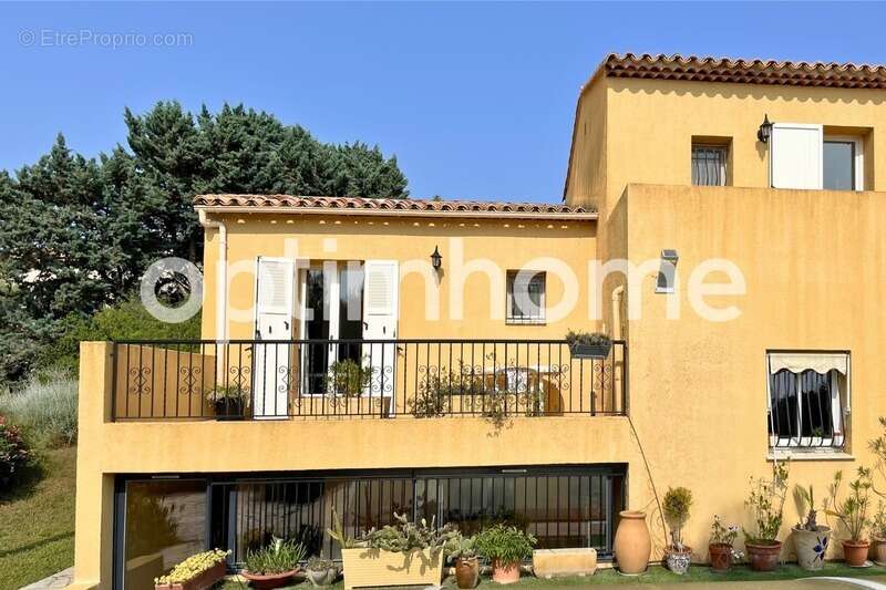 Maison à SAINT-LAURENT-DU-VAR