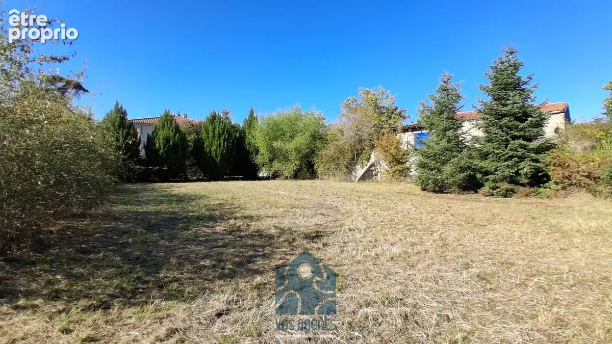 Terrain constructible de 3192m2 - photo 7