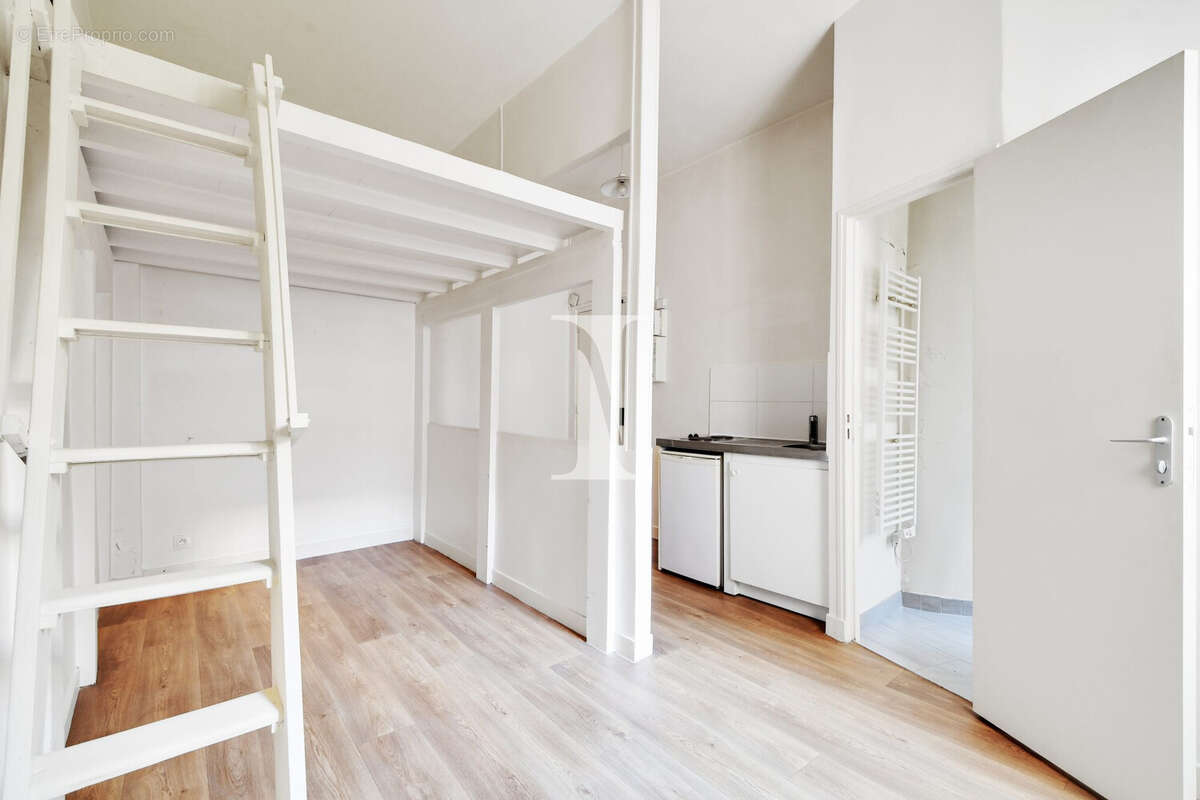 Appartement à PARIS-18E