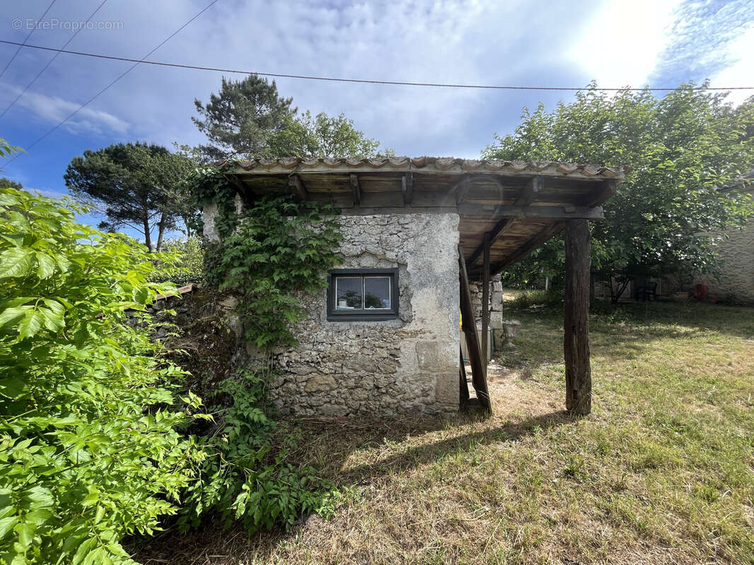 Maison à LEOGEATS