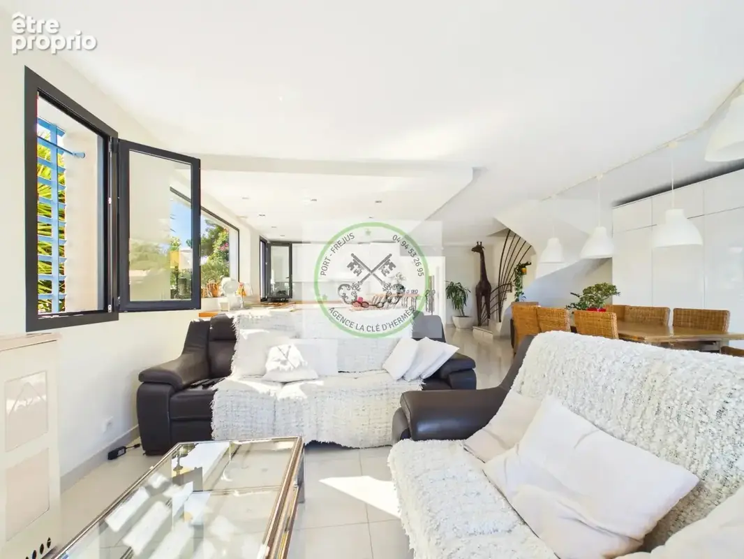 Maison T5  proche de la Mer dans une domaine privé d'exception . - photo 7