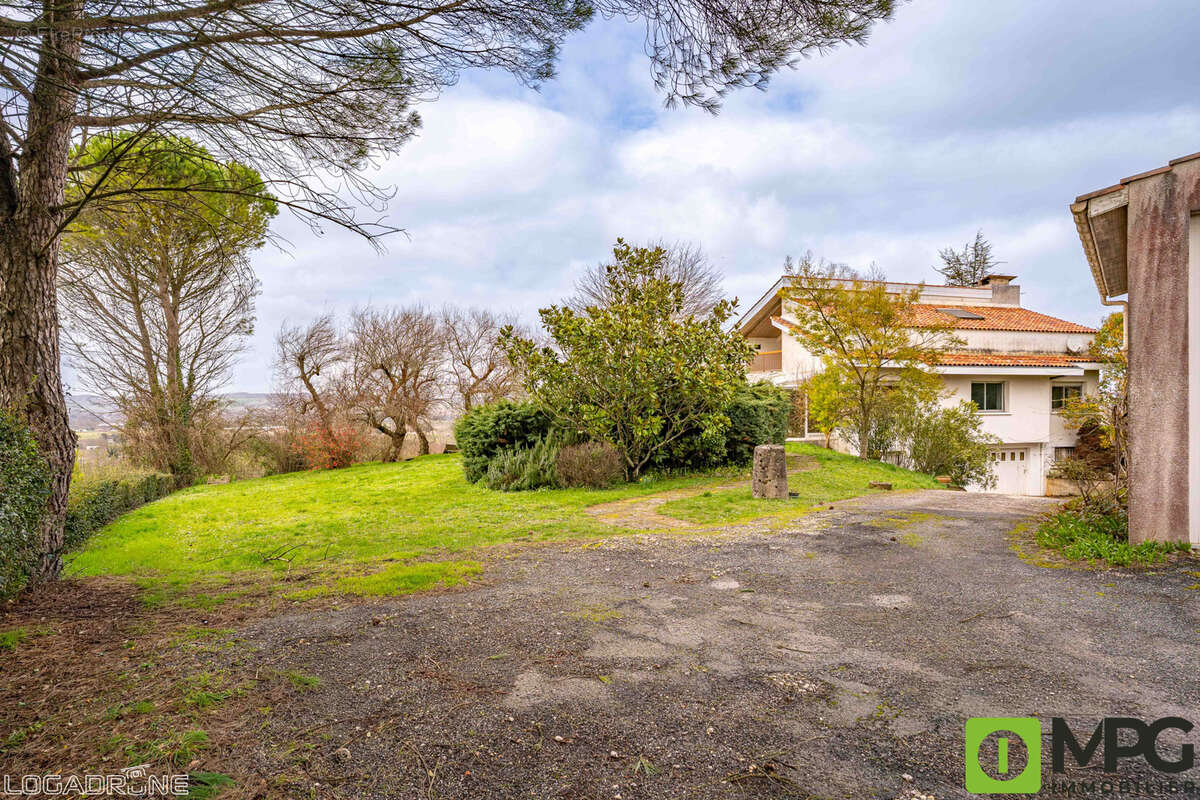 Maison à SAINTE-LIVRADE-SUR-LOT