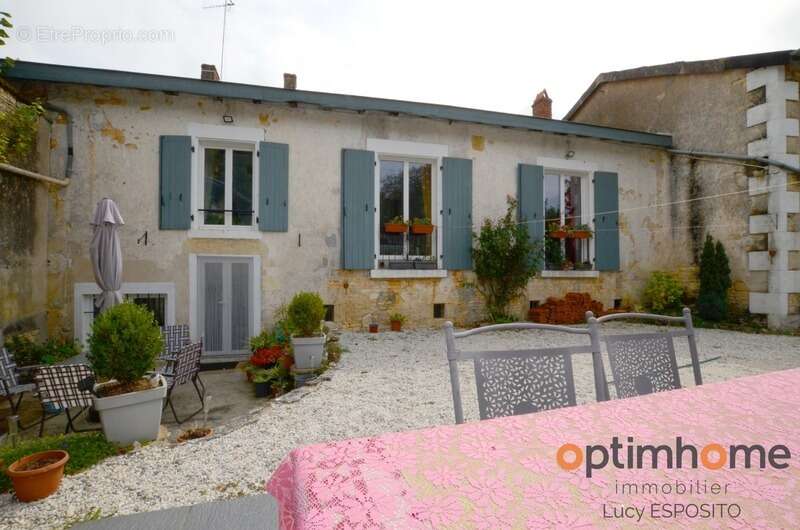 Maison à CHAMPAGNE-MOUTON