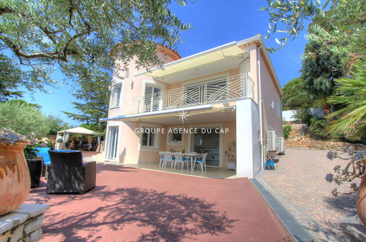 Maison à LES ISSAMBRES