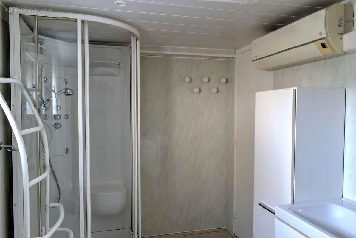 GENAY (69) - Maison 141 m² - 7 pièces - 1775 m² de terrain - Fort potentiel - photo 12