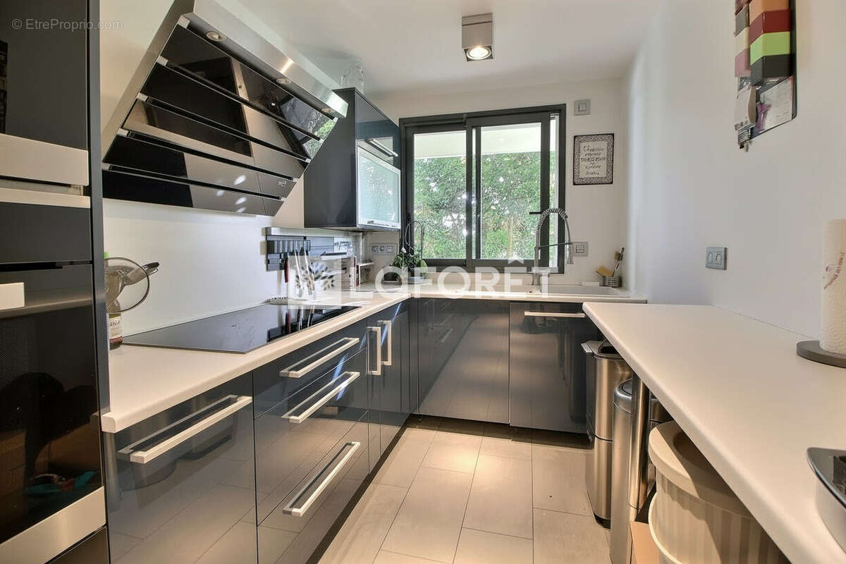 Appartement à SURESNES