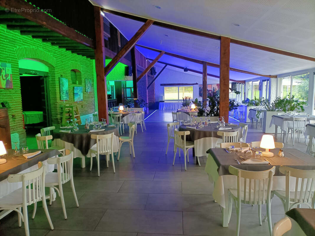 Commerce à MONTGEARD