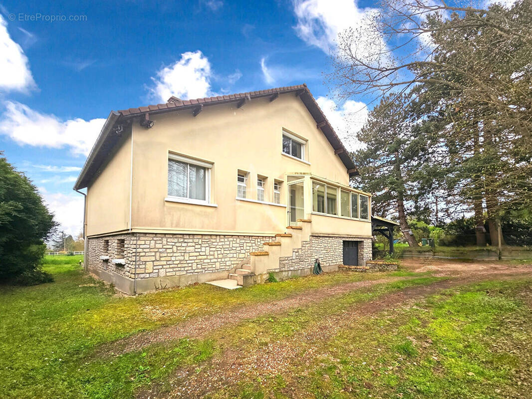Maison à MOUSSEAUX-SUR-SEINE