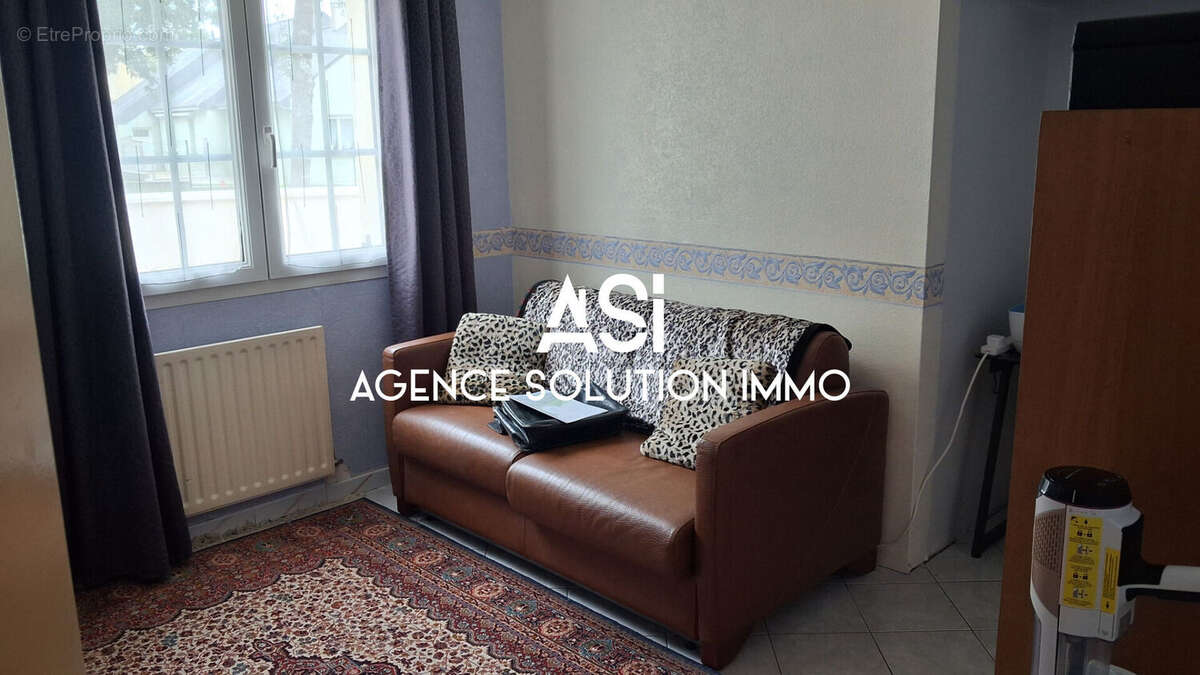 Maison à VILLAINES-LA-JUHEL