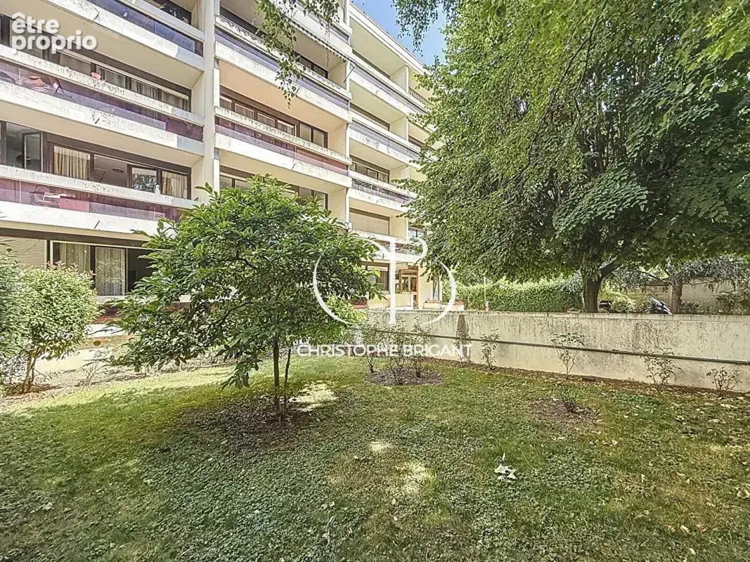Grand studio avec balcon au pied du métro Villejuif Léo Lagrange - photo 2