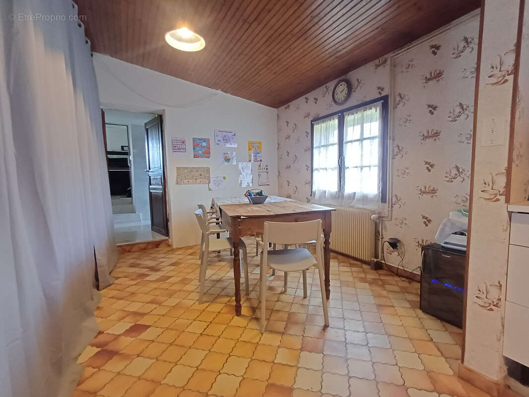 Maison à BAIGNES-SAINTE-RADEGONDE