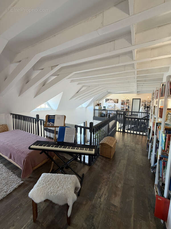 Maison à MONTROND-LES-BAINS